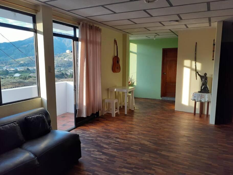 Amplio y cómodo departamento. Loja Exterior foto
